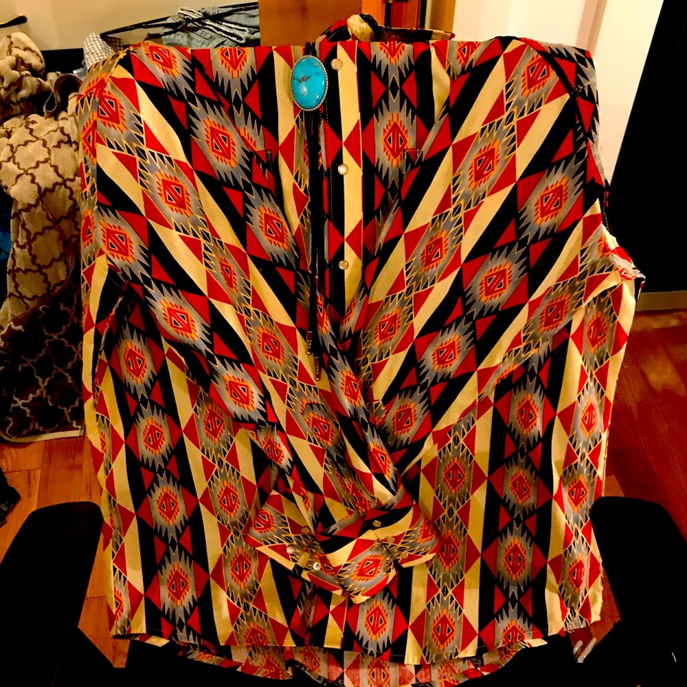 Wrangler Weatern Style Uniquely Patterned Shirt w/ Turquoise bolo tie